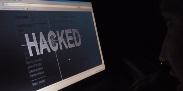Nad dobře hacknutým počítačem ztrácí člověk kontrolu. © CC BY 2.0 alperer16