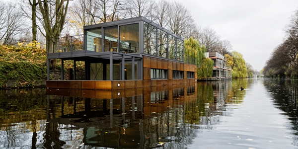 Hamburg, Eilbekkanal, Hausboot Sprenger von der Lippe Architekten, Foto: Meike Hansen, Archimage
