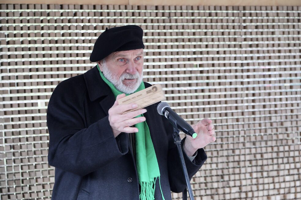 Bei der Eröffnungsfeier zur Neuunterbringung des Goethe-Instituts BiH am 22. Februar 2022 eröffnete Dževad Karahasan die „Verschwindende Wand“.