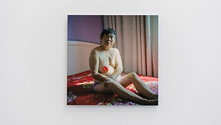 周宇捷（Zhou Yujie）, Grandma and laceleaf, 2019-2023, Fotografie, fine art print 3mm, Alu-Dibond, 50x50cm