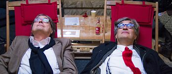 Hofer Filmtage: Heinz Badewitz und Wim Wenders testen das neue Deckenkino "Weisse Wand"