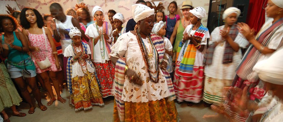 Brazilska Samba de Roda, tradicionalni ples sambe v krogu, ki od leta 2005 spada k Unescovi nesnovni kulturni dediščini.
