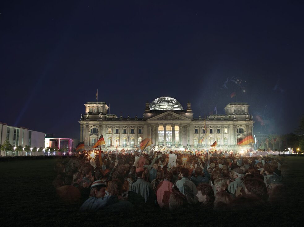 Der Reichstag 1990/2015, Montage