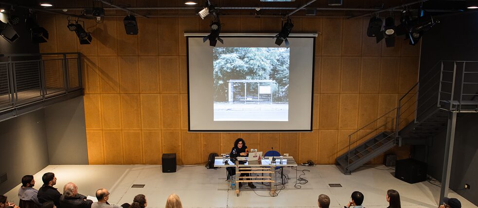 Natascha Sadr Haghighian – Vortrag: „Haptische“ Oberflächen: Pädagogik und Verschränkung