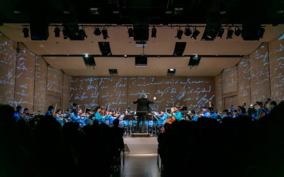 Musik der Aufklärung: Ein thailändisches und ein deutsches Jugendorchester feiern 250 Jahre Beethoven und 60 Jahre Goethe-Institut Thailand mit einer multimedialen Show