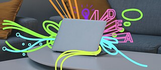 Piirroskuvitus: kannettavalta tietokoneelta virtaa ulos värikkäitä kirjaimia ja viivoja.