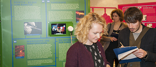 Besucher*innen auf der Ausstellung "Erfinderland" in Schweden