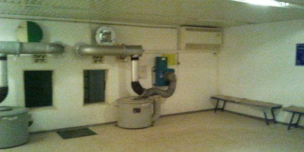 Der Luftschutzbunker von innen, Tel Aviv. Foto: © Ofer Waldman