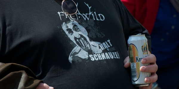 Klišé? Fanoušek v tričku skupiny Frei.Wild, Foto: Maik Meid, CC BY-SA 2.0