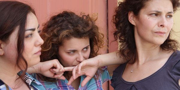 „In grazia di Dio“: Barbara De Matteis, Celeste Casciaro, Laura Liccetta | © Cosimo Cortese