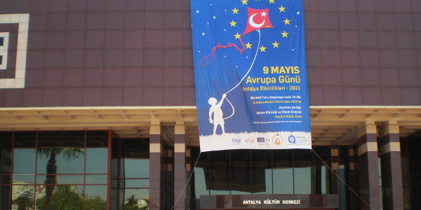 Foto (Ausschnitt): Ahzaryamed, CC BY-SA 3.0 Foto (Ausschnitt): Ahzaryamed, CC BY-SA 3.0