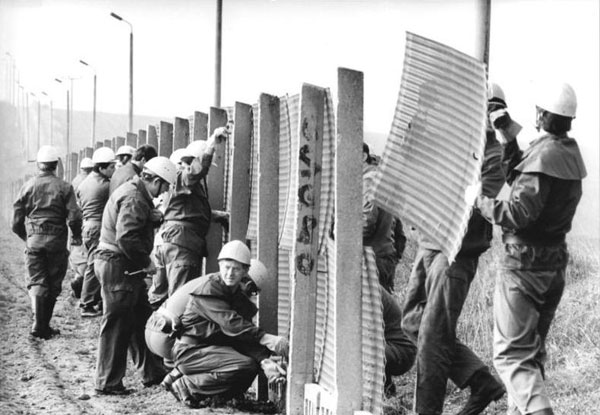 Bundesarchiv, Bild 183-1990-0421-011 / Ludwig, Jürgen / CC-BY-SA 3.0