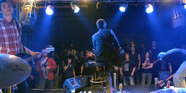 © www.paramountstyles.com