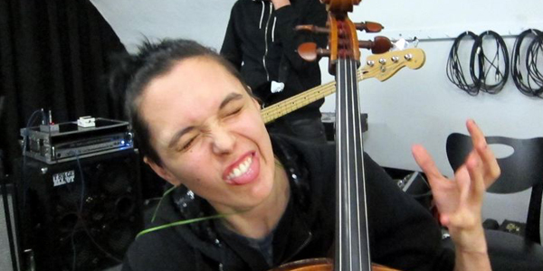 © www.paramountstyles.com