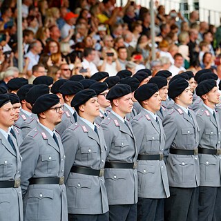 Das verpflichtende Gesellschaftsjahr: Pflicht oder Wahl?