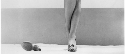 Marlene Dietrich, Beine (Ausschnitt) 1950 Foto: Anonym