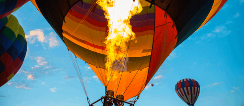 Wie fliegt ein Heißluftballon? – Diese Fragestellung kann auch die Lernenden im DaF-Unterricht beschäftigen. 