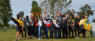 Müllsammeln am Strand von Anaklia