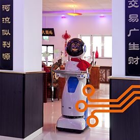Lo sviluppo dell’IA in Europa è in ritardo rispetto alla Cina? Comunque sia, questo ristorante cinese in Germania usa robot intelligenti per il servizio ai tavoli.