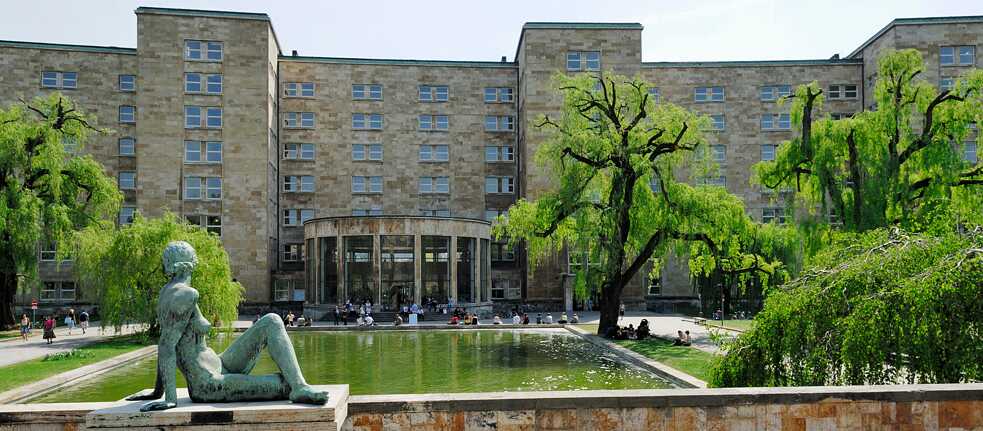 Einst Konzernzentrale, dann Militärbasis: Das historische Gelände der Johann Wolfgang von Goethe Universität hat eine wechselhafte Geschichte durchlebt.