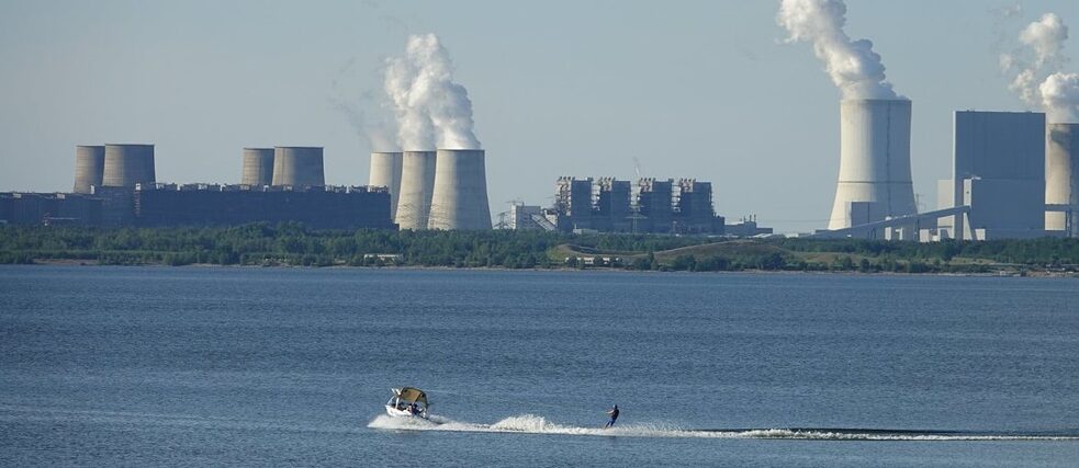 Spätestens 2038 will Deutschland aus der Kohleverstromung aussteigen. Der Tourismus an den neuen Seen soll die Industrie zumindest teilweise ersetzen.