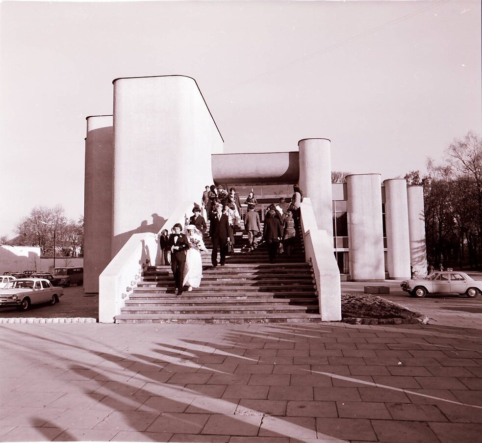 Дворец бракосочетаний (Вильнюс), архитекторы: Г. Баравикас, Е. Гузас (дизайн мебели) // 1968–-1974, фотография Ромуальдаса Ракаускаса