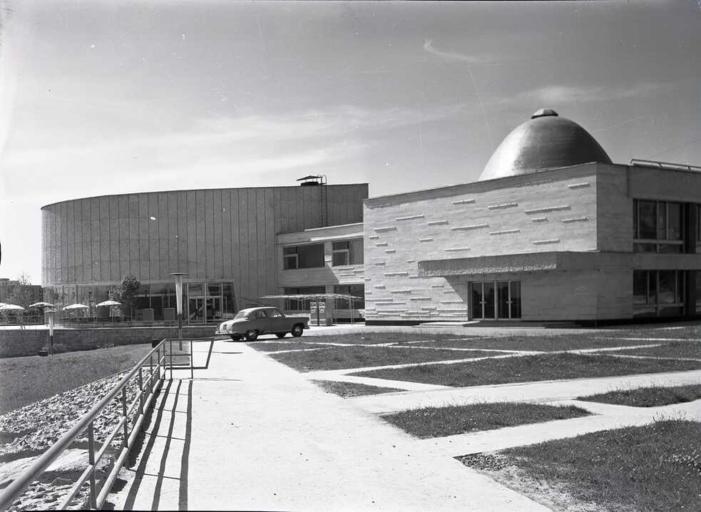 Pionierpalast (Moskau), Architekten: W. Jegeree, W. Kubassow, F. Nowikow, B. Paluj, I. Pokrowski, M. Chazhakjan // 1962