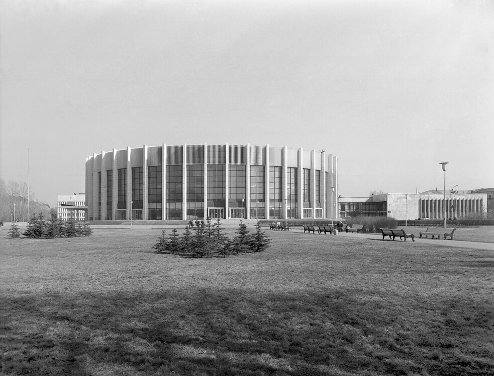 “Yubileiniy” Sport Complex (Leningrad), architects: G. Morozov, I. Suslikov, A. Levkhanyan, F. Yakovlev // 1967