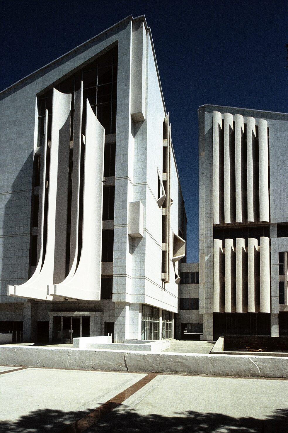 Music Academy (Ashkhabad), architects: v. Orlov, A. Sychevoy, A. Nikolayeva // planning: 1965 // construction: 1975-1992