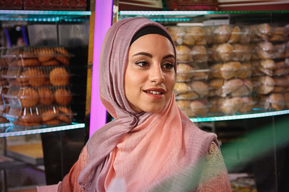 Standbild TNT Serie „4 Blocks“: Amara (Almila Bagriacik)