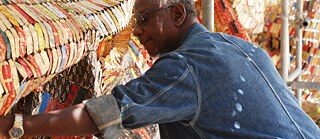 Dekolonisierung – Der ghanaische Künstler El Anatsui 