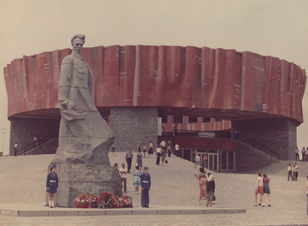 Literary-Memorial Museum of N. Ostrovski (Shepetovka), architects: M. Gusev, V. Suslov, A. Ignashchenko // 1974-1979