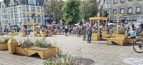 Kaum Autos, dafür viel soziales Leben auf grünen Plätzen: Könnte die Zukunft der Stadt so aussehen, wie beim Tag des guten Lebens in Köln?