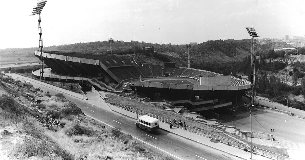 Центральный стадион «Раздан» (Ереван), архитекторы: К. Акопян, Г. Мушегян // 1968-1970