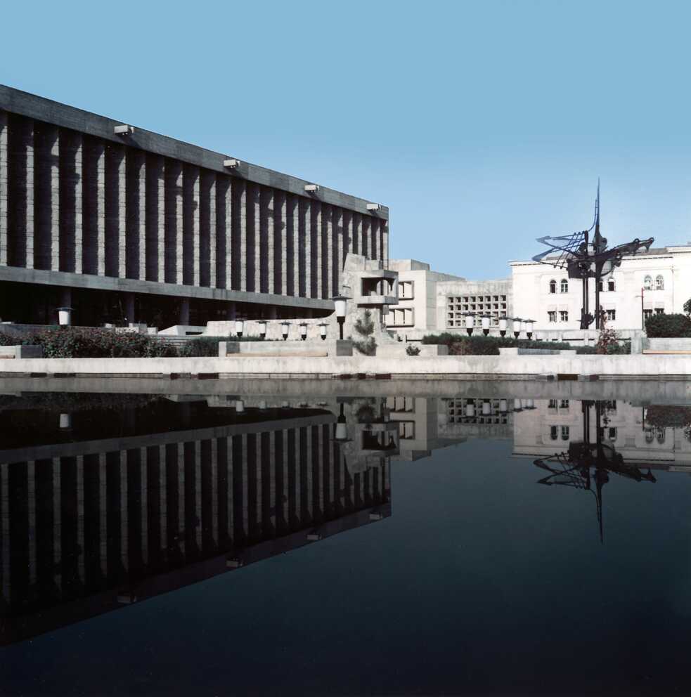 Karl-Marx-Bibliothek (Aschgabad), Architekten: A. Achmedow, B. Spak, W. Aleksejew // 1960– 1975