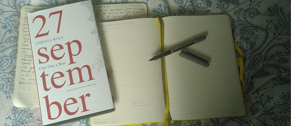 Bucheinband: One Day a Year: Carrying on regardless