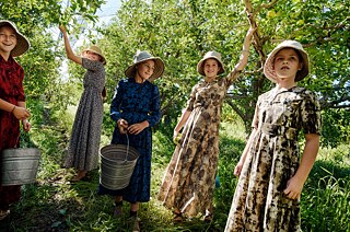 In “5x Germany”, Jörg Müller depicts places like Manitoba-Colony/Mexico 