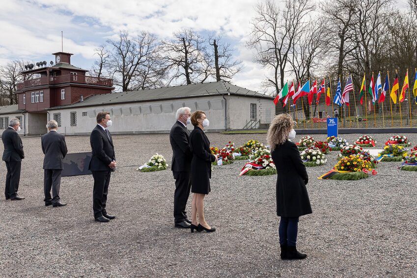 Act of remembrance on the 76th anniversary of the liberation of Buchenwald and Mittelbau-Dora concentration camp – Laying of a wreath at the former roll call area of the Buchenwald concentration camp, today the Buchenwald Memorial 