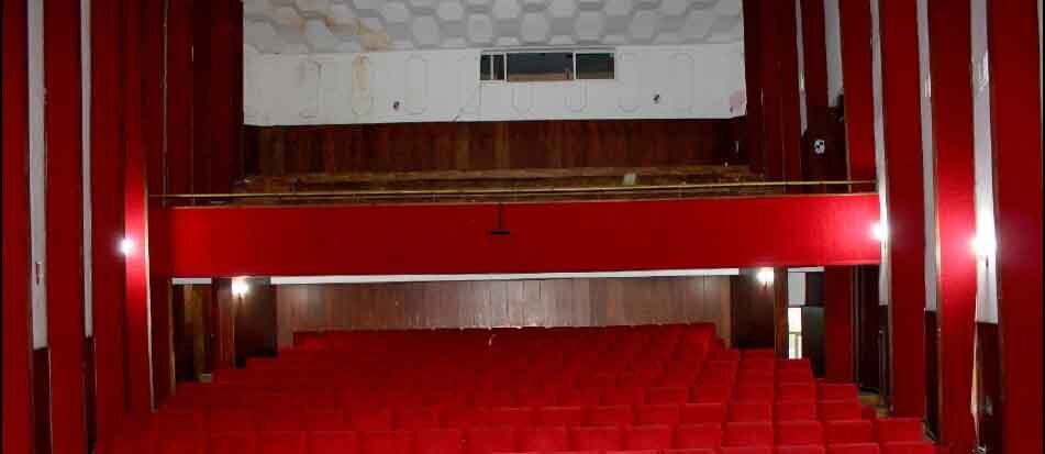Blick auf den Hauptsaal des Muammer Karaca Theaters
