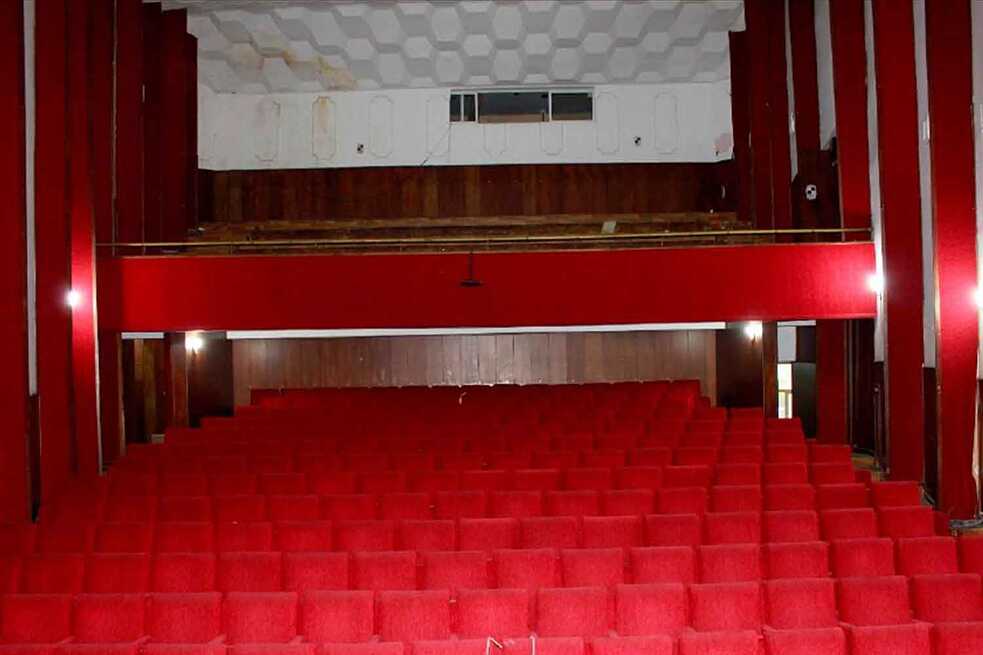Blick auf den Hauptsaal des Muammer Karaca Theaters im Stadtteil Beyoğlu, Istanbul