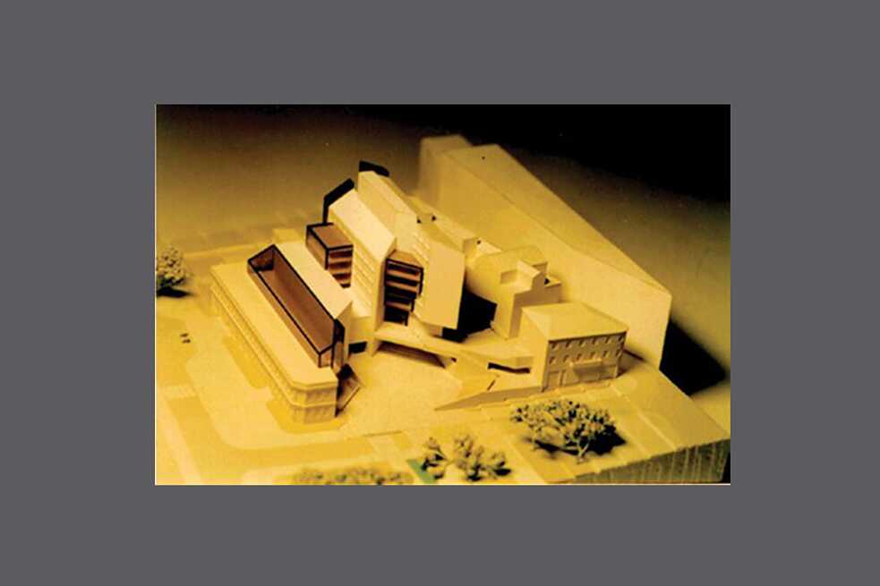 Gebäude der Stadtverwaltung Trabzon und Außenbereich, erster Preis im Wettbewerb, 1995, Modell
