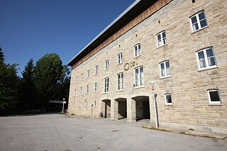 Sanatorium in Uludağ Kirazlıyayla (zusammen mit Emin Onat), Großes Hotel, 1946