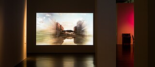 Installationsansicht „„Curvature of Events. Barock. Romantik. Video” 17.10.2014 - 04.ß1.2015. Galerie Neue Meister