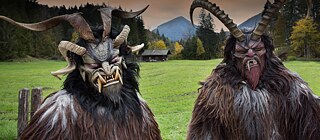 Bis heute spielen Waldgeister und -geschöpfe in einigen Regionen eine lebhafte Rolle in traditionellen Festen, wie hier der Krampus zu Nikolaus oder zottelige Waldfiguren in der süddeutschen Fastnacht. 