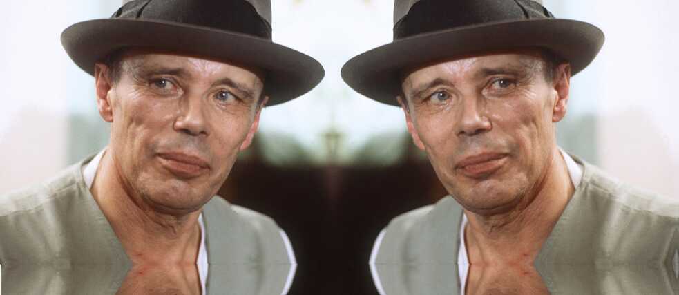Porträt des deutschen Künstlers und Kunstprofessors Joseph Beuys, abgebildet im November 1979.