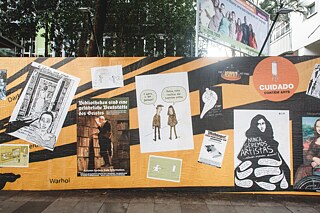 Künstlerische Intervention mit Werken von Klaus Staeck, Aline Daka und Rafael Correa 