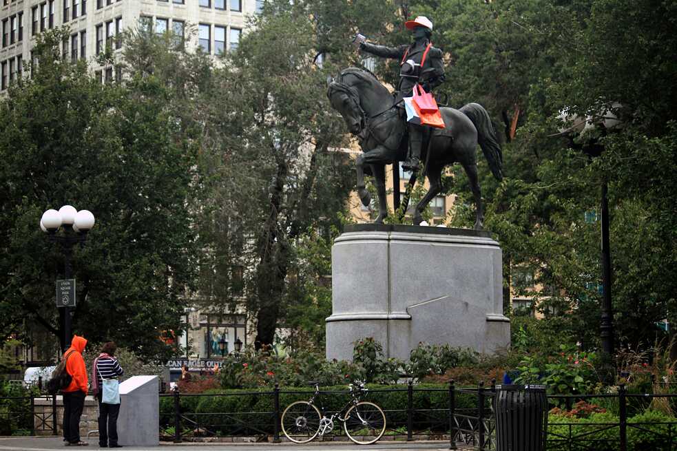 « Tourist-In-Chief » auf dem Union Square in New York City. 