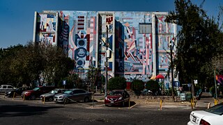 Das Mural von Nicandro Puente soll an die Opfer des Unglücks erinnern. 