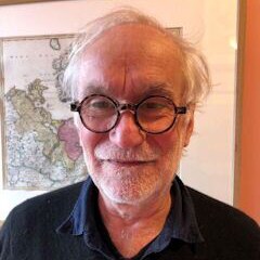 Der Kurator Eugen Blume gehört zu dem Kurator*innenteam von „beuys2021“. 