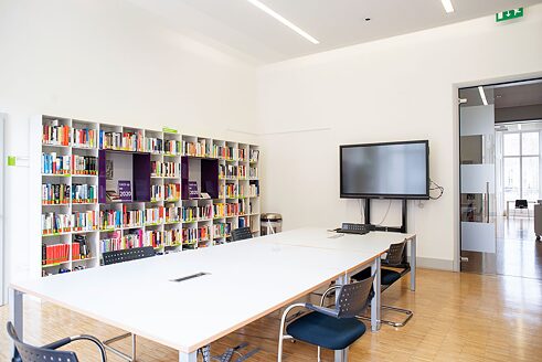 Goethe-Institut London - Library Meeting Room